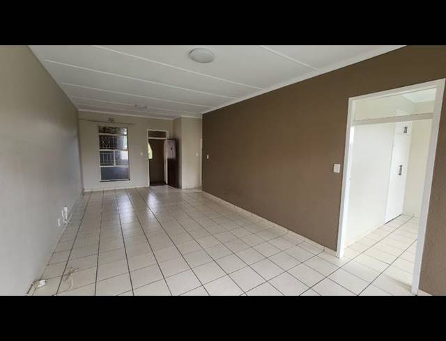 2 BEDROOM TOWNHOUSE FOR SALE IN BRACKENHURST